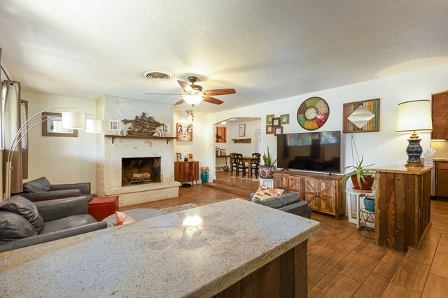 117 Hilltop Dr, Kerrville, TX 78028