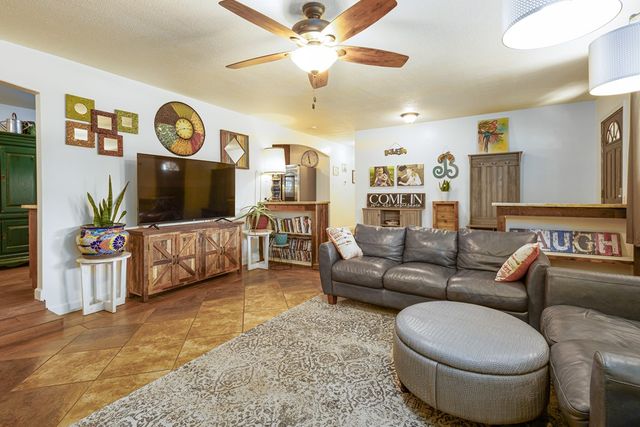 117 Hilltop Dr, Kerrville, TX 78028