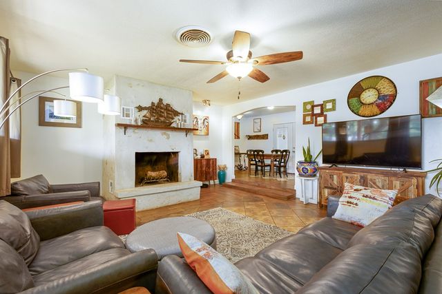 117 Hilltop Dr, Kerrville, TX 78028