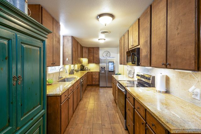 117 Hilltop Dr, Kerrville, TX 78028