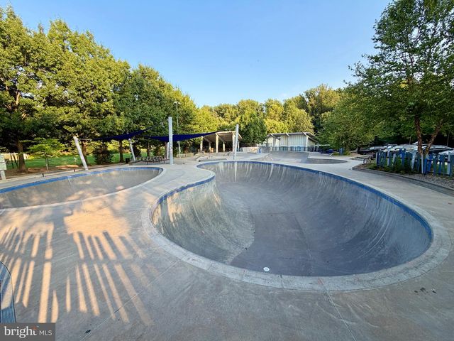 5985 WILSON BLVD, Arlington, VA 22205