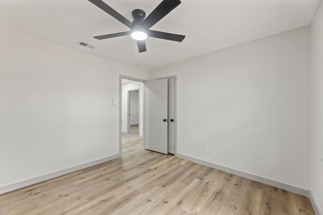 810 Sharpshire Street, Grand Prairie, TX 75050