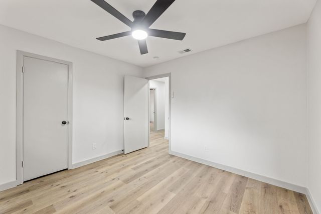 810 Sharpshire Street, Grand Prairie, TX 75050