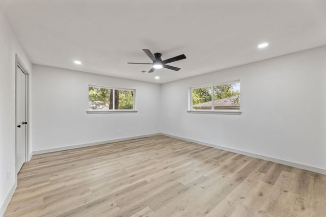 810 Sharpshire Street, Grand Prairie, TX 75050