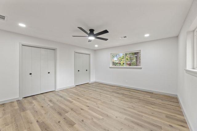 810 Sharpshire Street, Grand Prairie, TX 75050