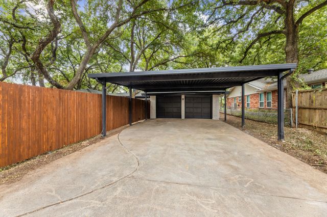 810 Sharpshire Street, Grand Prairie, TX 75050