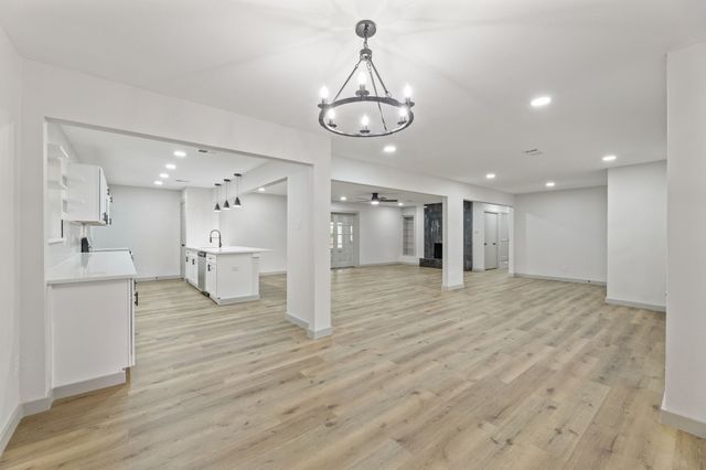 810 Sharpshire Street, Grand Prairie, TX 75050