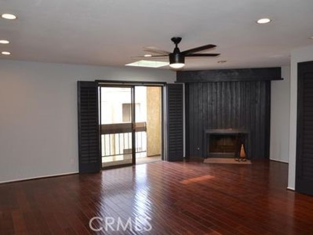 2621 E 20th Street 15, Signal Hill, CA 90755