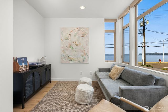 1706 Alki Avenue SW #B, Seattle, WA 98116