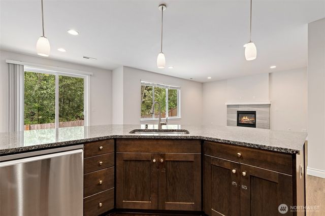 8442 NE 203rd Place, Bothell, WA 98011