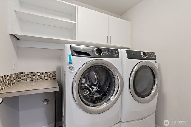 8442 NE 203rd Place, Bothell, WA 98011