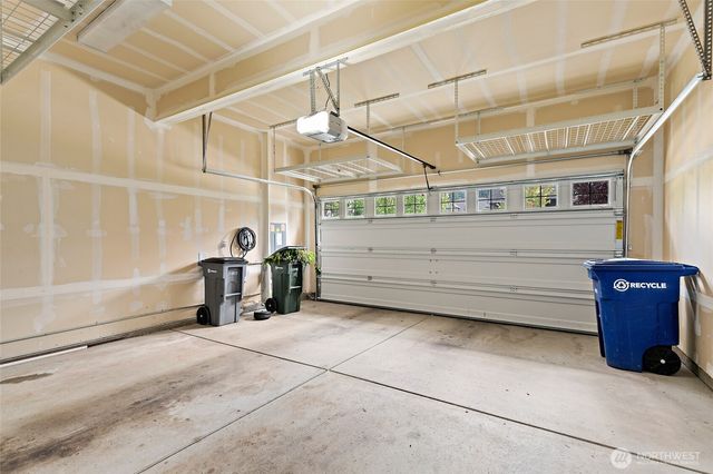 8442 NE 203rd Place, Bothell, WA 98011