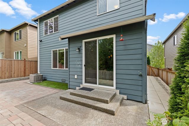 8442 NE 203rd Place, Bothell, WA 98011