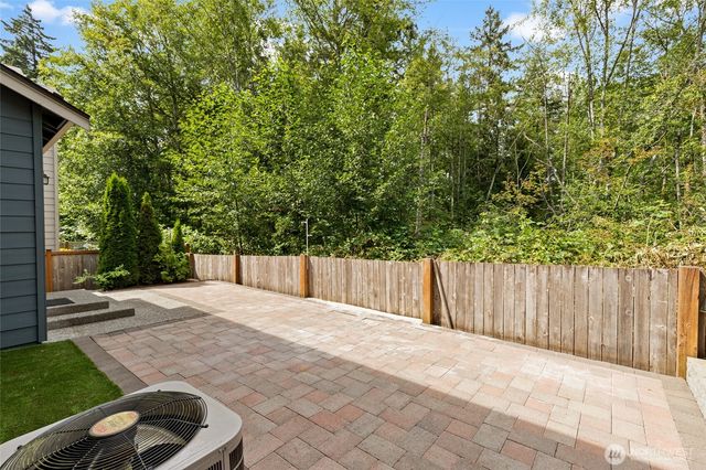8442 NE 203rd Place, Bothell, WA 98011