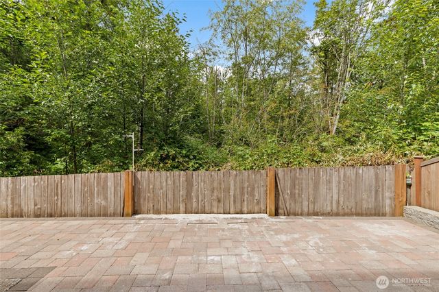 8442 NE 203rd Place, Bothell, WA 98011