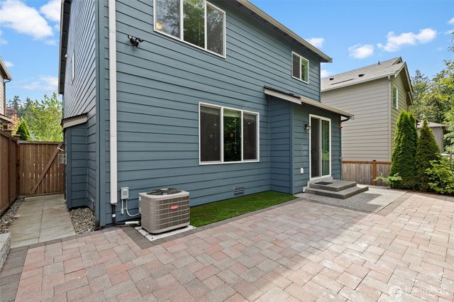 8442 NE 203rd Place, Bothell, WA 98011