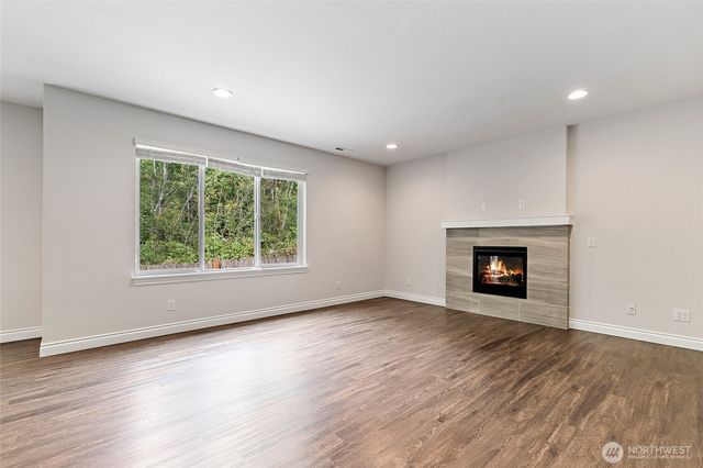8442 NE 203rd Place, Bothell, WA 98011