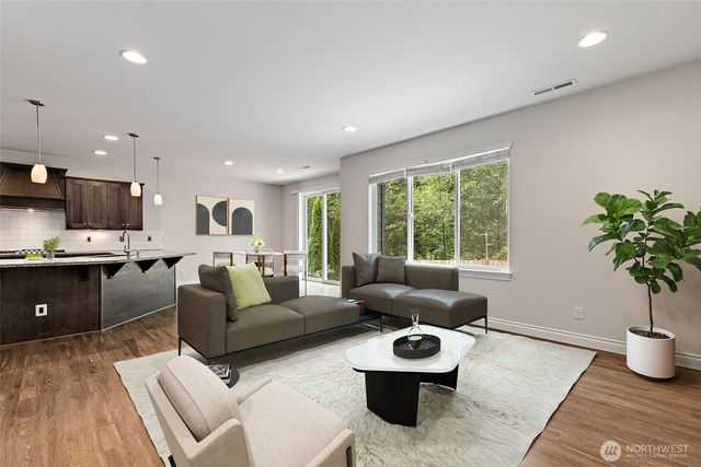 8442 NE 203rd Place, Bothell, WA 98011