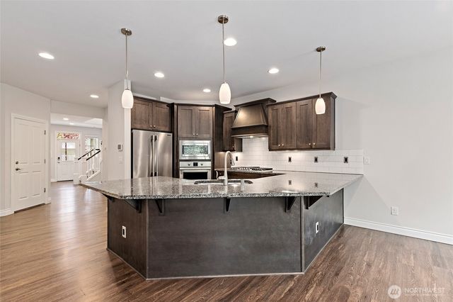 8442 NE 203rd Place, Bothell, WA 98011