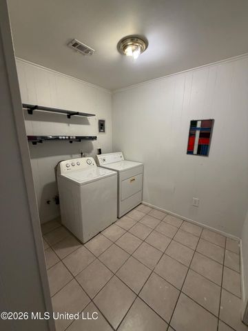 111 N Island View Avenue, Long Beach, MS 39560