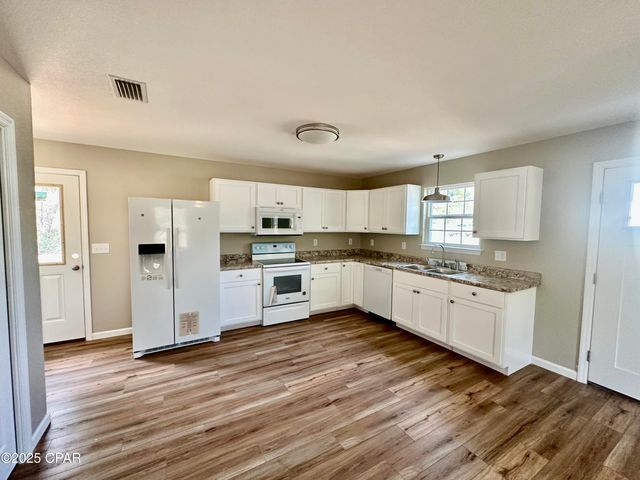 6630 Grande Oak Loop, Grand Ridge, FL 32442