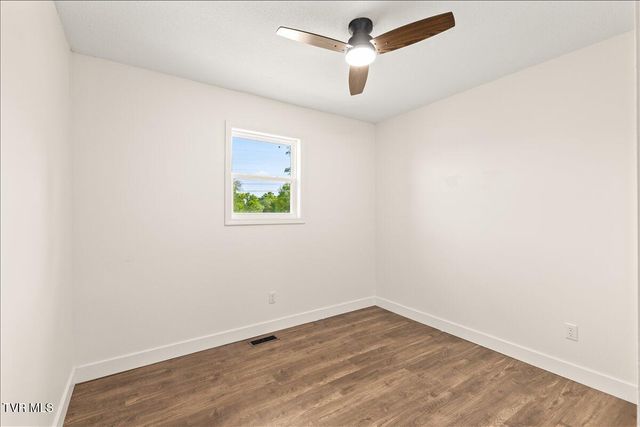 225 Lisa Lane, Piney Flats, TN 37686