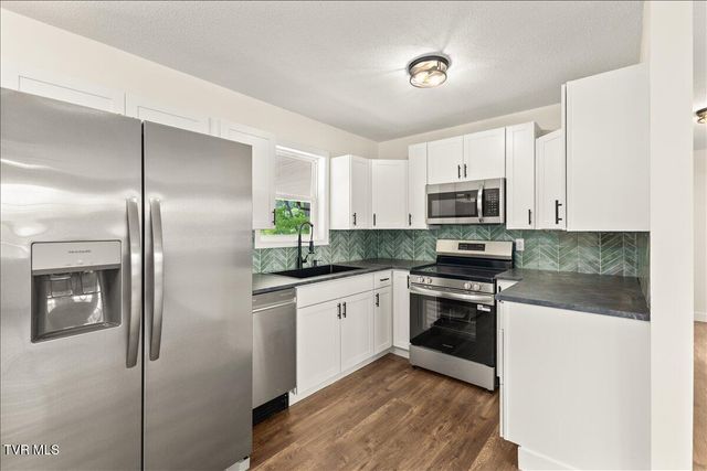 225 Lisa Lane, Piney Flats, TN 37686