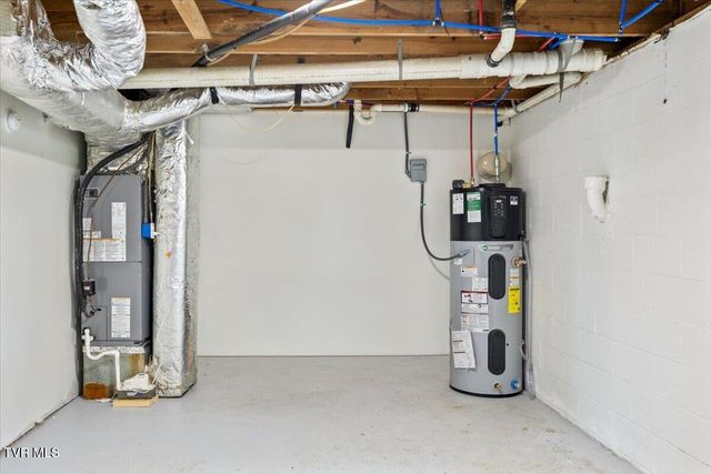 225 Lisa Lane, Piney Flats, TN 37686