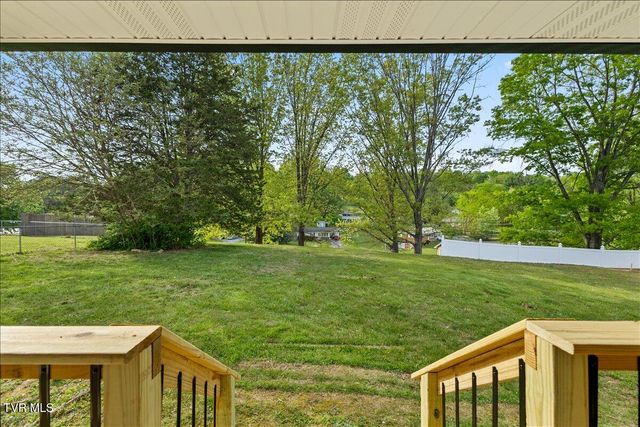 225 Lisa Lane, Piney Flats, TN 37686