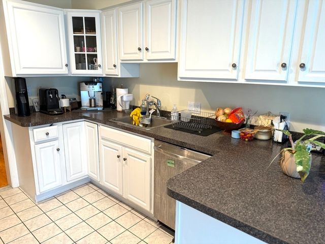 20 Cameron St 102, Brookline, MA 02445
