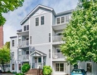 20 Cameron St 102, Brookline, MA 02445