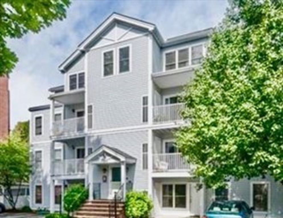 20 Cameron St 102, Brookline, MA 02445