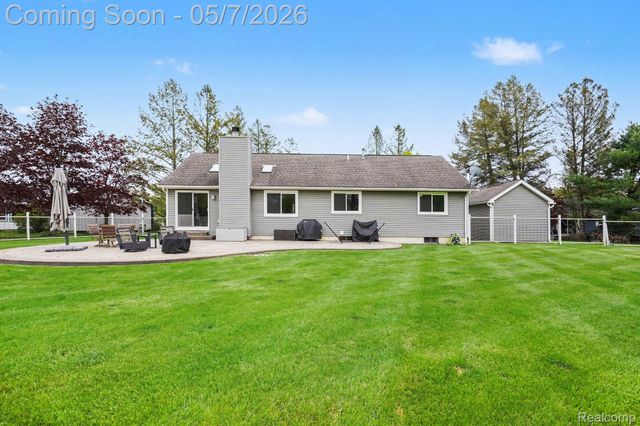 2321 Foxmore Circle, Highland Charter Township, MI 48356