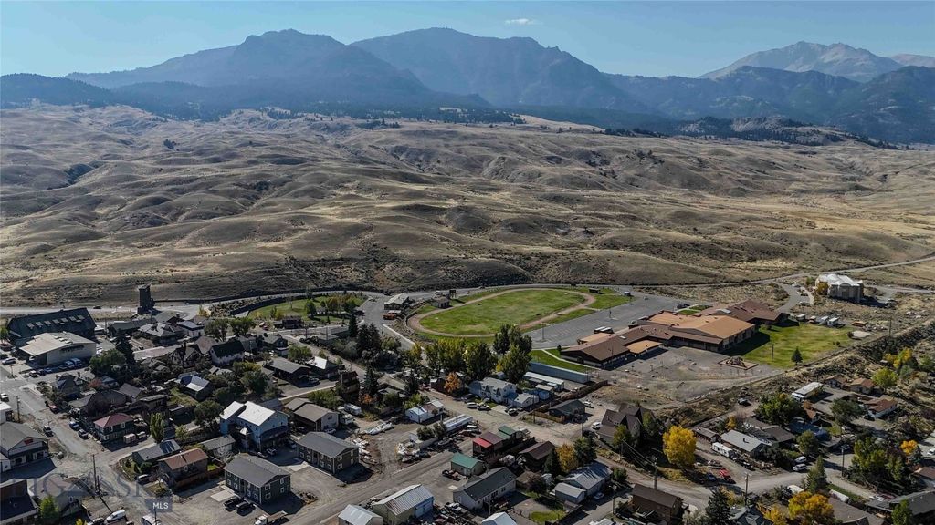 305 Spring Street A-D, Gardiner, MT 59030 photo 3