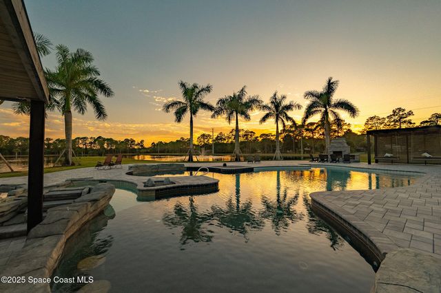 4236 Hield Road NW, Palm Bay, FL 32907