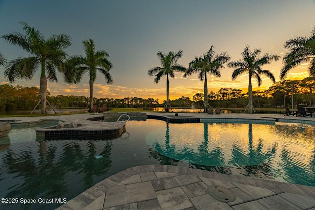 4236 Hield Road NW, Palm Bay, FL 32907