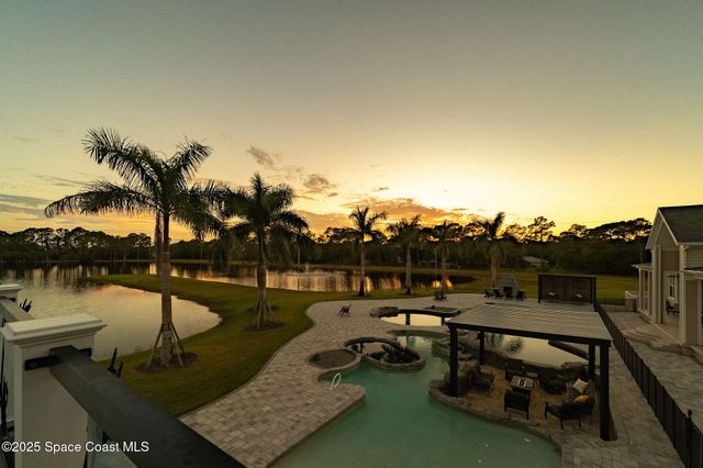 4236 Hield Road NW, Palm Bay, FL 32907