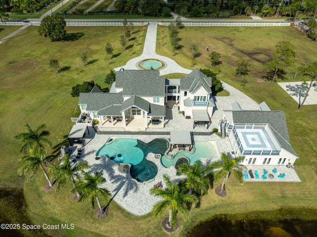 4236 Hield Road NW, Palm Bay, FL 32907
