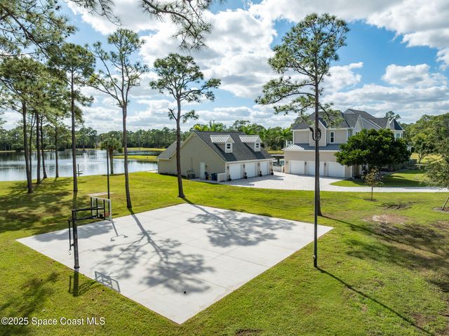 4236 Hield Road NW, Palm Bay, FL 32907