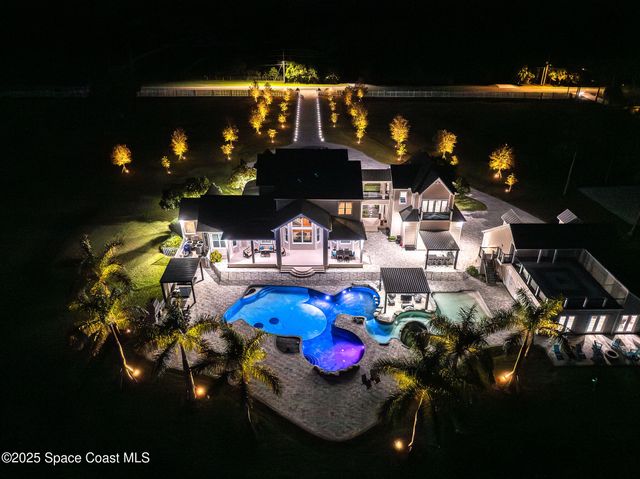 4236 Hield Road NW, Palm Bay, FL 32907