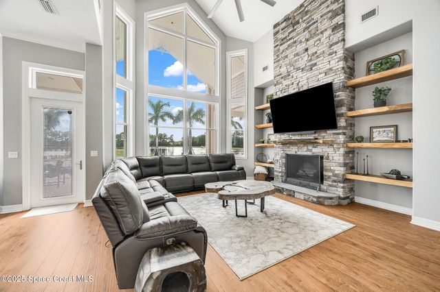 4236 Hield Road NW, Palm Bay, FL 32907