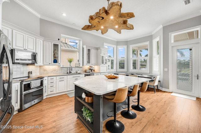 4236 Hield Road NW, Palm Bay, FL 32907