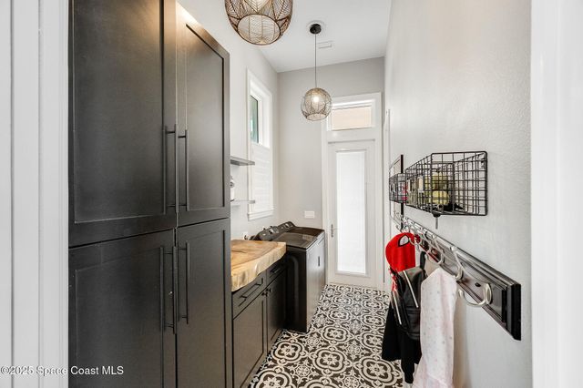 4236 Hield Road NW, Palm Bay, FL 32907