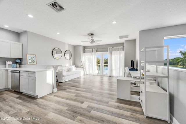 4236 Hield Road NW, Palm Bay, FL 32907