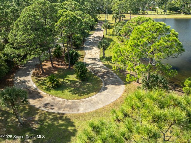 4236 Hield Road NW, Palm Bay, FL 32907