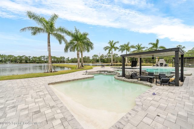 4236 Hield Road NW, Palm Bay, FL 32907