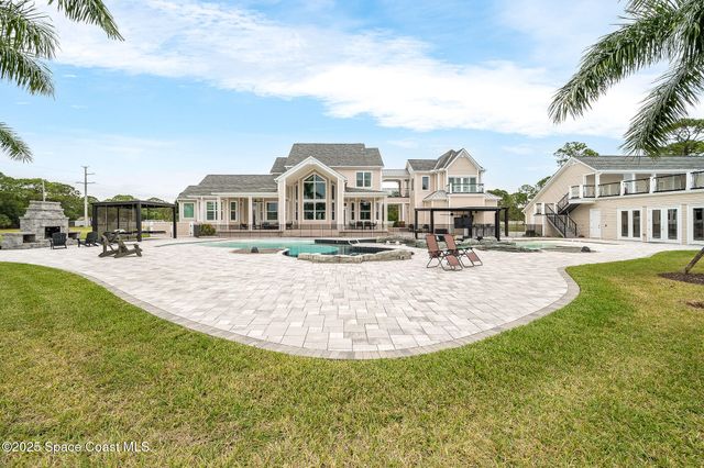 4236 Hield Road NW, Palm Bay, FL 32907