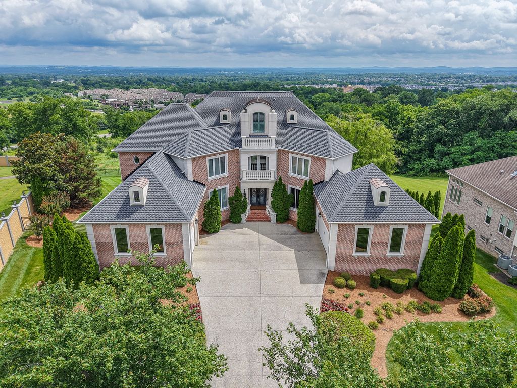 203 Vineyard Way, Lebanon, TN 37087