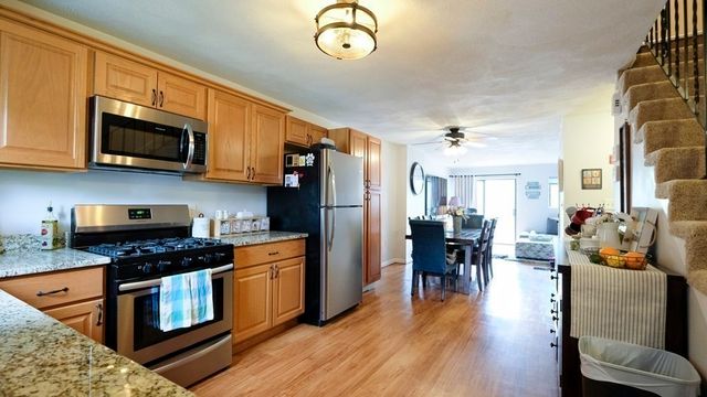 183 Farrwood Dr 183, Haverhill, MA 01835