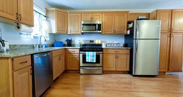 183 Farrwood Dr 183, Haverhill, MA 01835